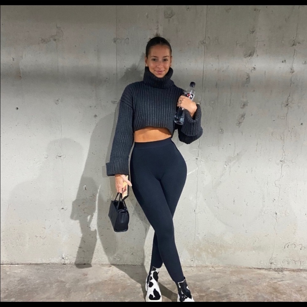 Thick knit crop sweater